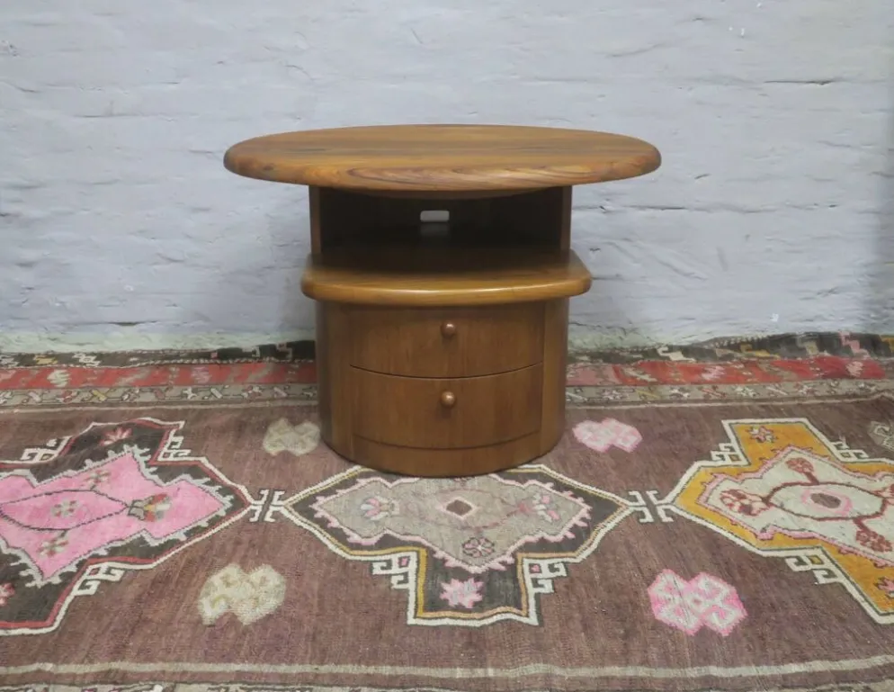 Table basse ovale en teck massif avec plateau pivotant par Silkeborg, Danemark, années 1960.