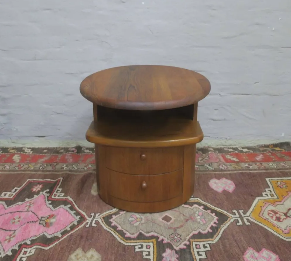Table basse ovale en teck massif avec plateau pivotant par Silkeborg, Danemark, années 1960.