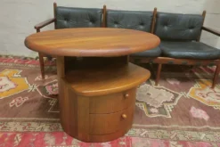 Table basse ovale en teck massif avec plateau pivotant par Silkeborg, Danemark, années 1960.