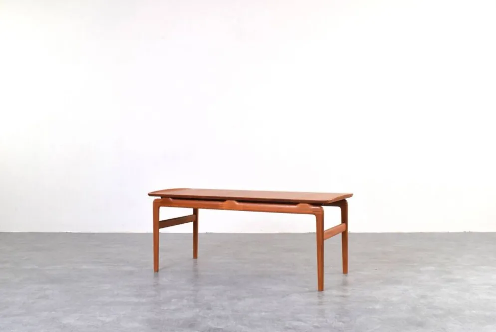 Table basse par Peter Hvidt et Orla Mølgaard-Nielsen pour France & Søn, années 1960.