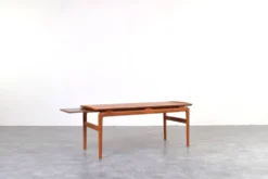 Table basse par Peter Hvidt et Orla Mølgaard-Nielsen pour France & Søn, années 1960.