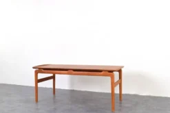 Table basse par Peter Hvidt et Orla Mølgaard-Nielsen pour France & Søn, années 1960.