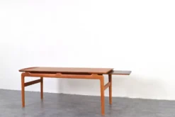 Table basse par Peter Hvidt et Orla Mølgaard-Nielsen pour France & Søn, années 1960.