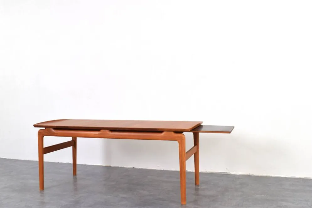 Table basse par Peter Hvidt et Orla Mølgaard-Nielsen pour France & Søn, années 1960.