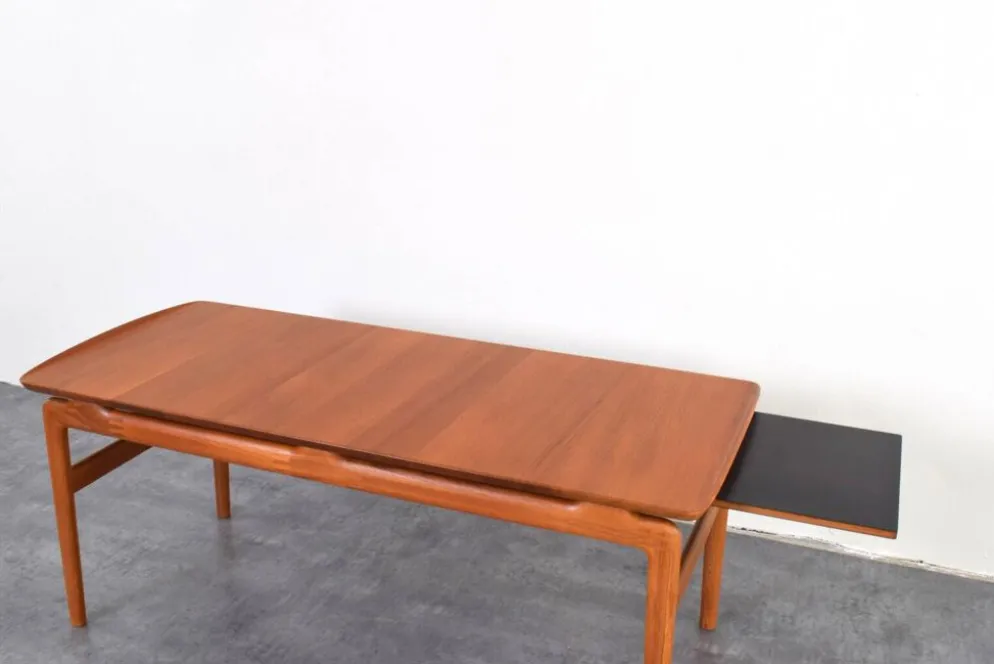 Table basse par Peter Hvidt et Orla Mølgaard-Nielsen pour France & Søn, années 1960.