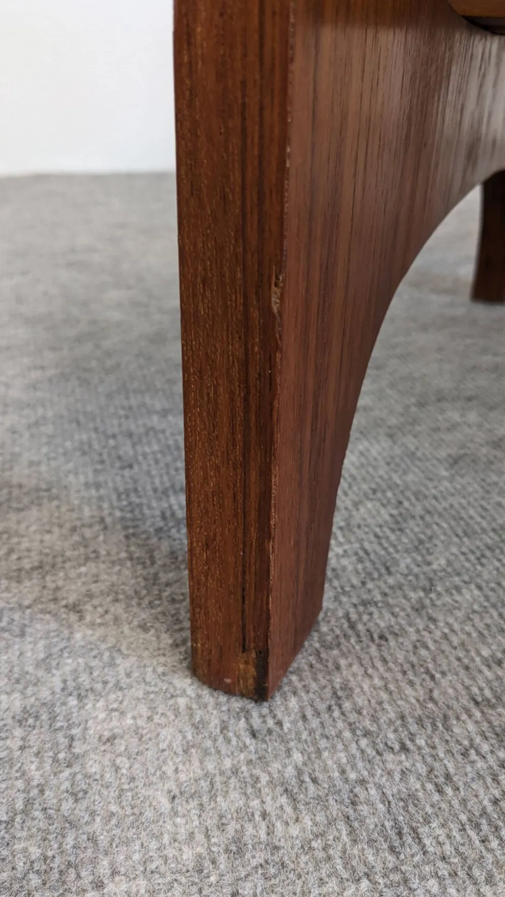 Table basse porte-revues scandinave en teck, Suède vers 1960