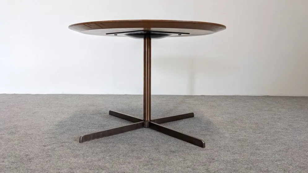 Table basse ronde d'appoint ou bout de canapé, époque contemporaine