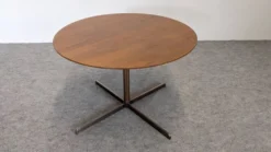 Table basse ronde d'appoint ou bout de canapé, époque contemporaine