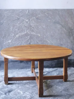 table basse ronde en bois massif design brutaliste deco bohème