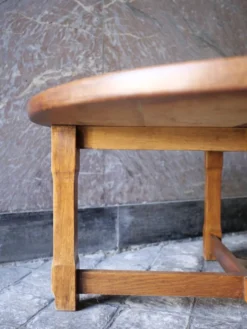 table basse ronde en bois massif design brutaliste deco bohème
