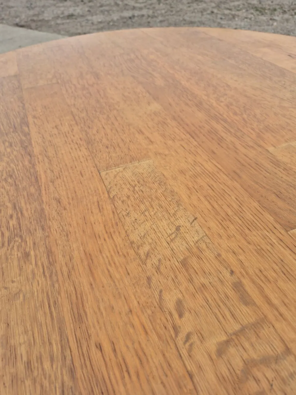 Table basse ronde en chêne de 100 cm des années 1970