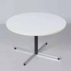 Table basse ronde modèle 3696 par Gispen, années 1970 – plateau en mélamine blanche et base en chrome