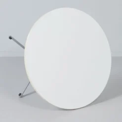 Table basse ronde modèle 3696 par Gispen, années 1970 – plateau en mélamine blanche et base en chrome