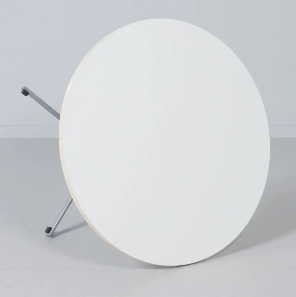 Table basse ronde modèle 3696 par Gispen, années 1970 – plateau en mélamine blanche et base en chrome