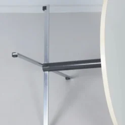 Table basse ronde modèle 3696 par Gispen, années 1970 – plateau en mélamine blanche et base en chrome