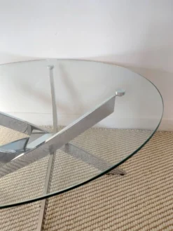 Table basse ronde Space Age acier chromé, verre, piètement hélice 70s