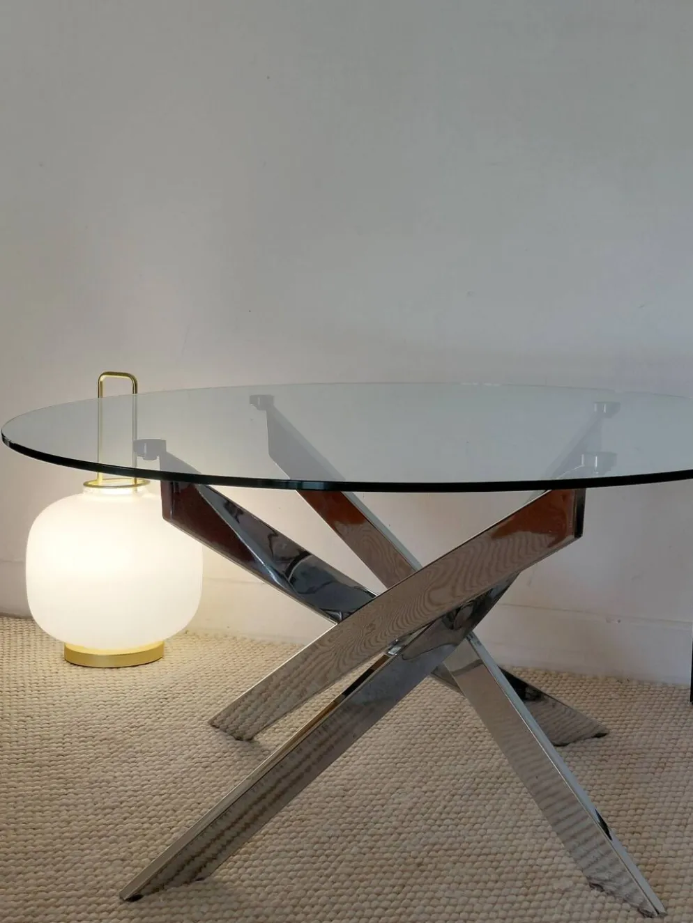 Table basse ronde Space Age acier chromé, verre, piètement hélice 70s