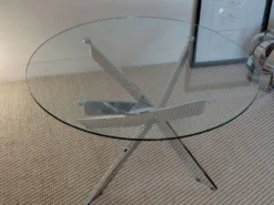 Table basse ronde Space Age acier chromé, verre, piètement hélice 70s