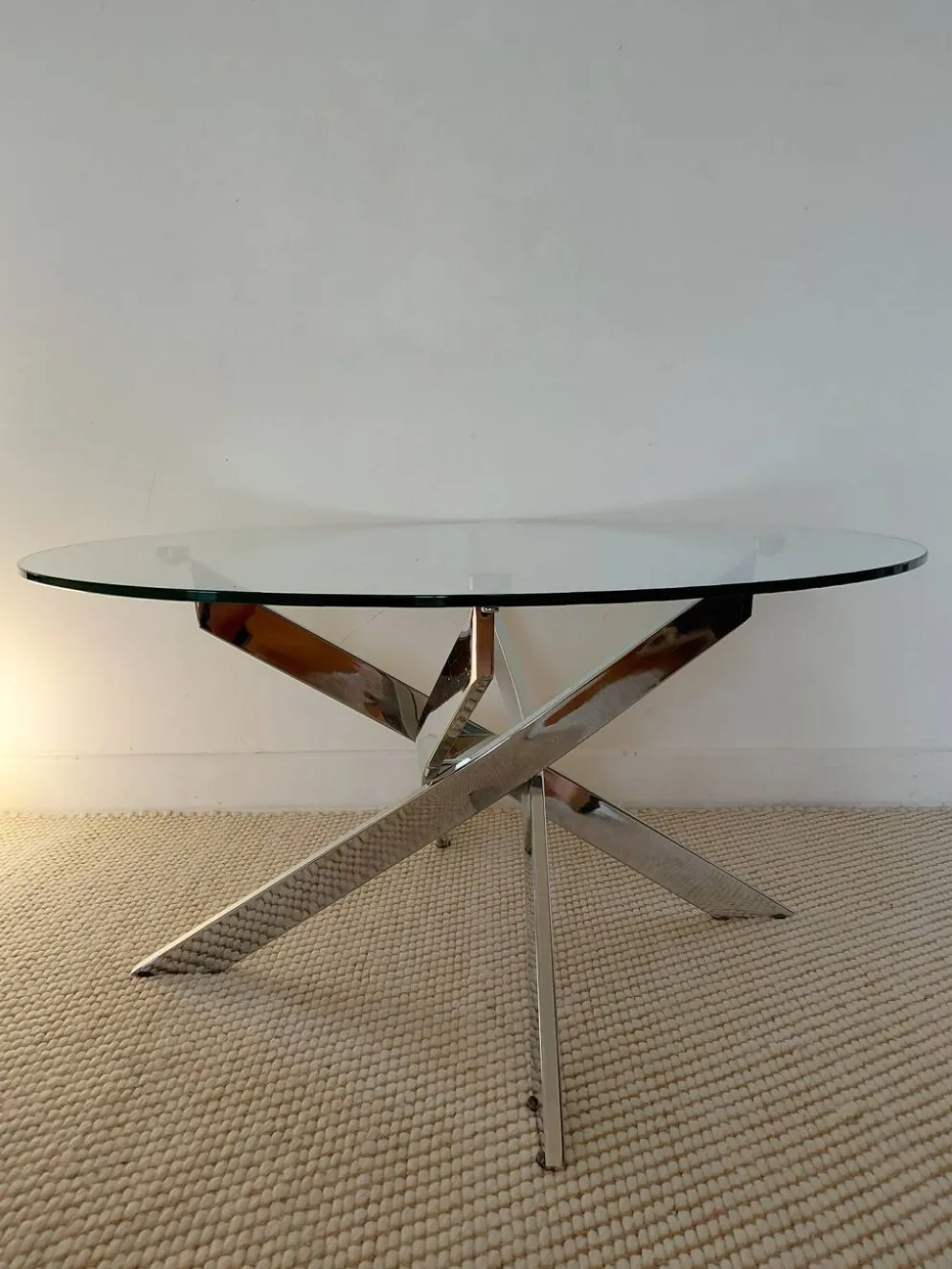 Table basse ronde Space Age acier chromé, verre, piètement hélice 70s