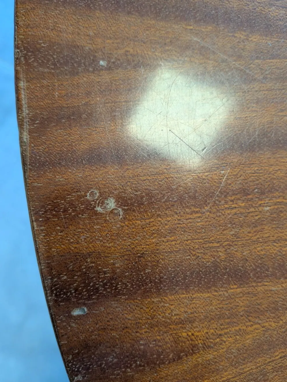 Table basse ronde vintage allemande en placage soleil – W. Germany, an