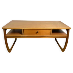 Table basse rétro vintage Nathan des années 1970 en teck, influence danoise.