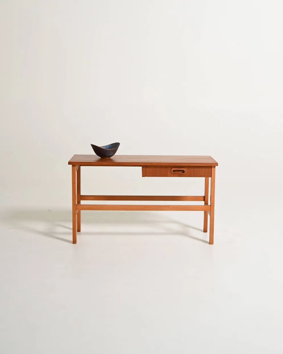 Table basse scandinave avec tiroir, années 1960