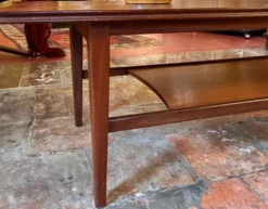 Table basse scandinave en teck avec double plateau