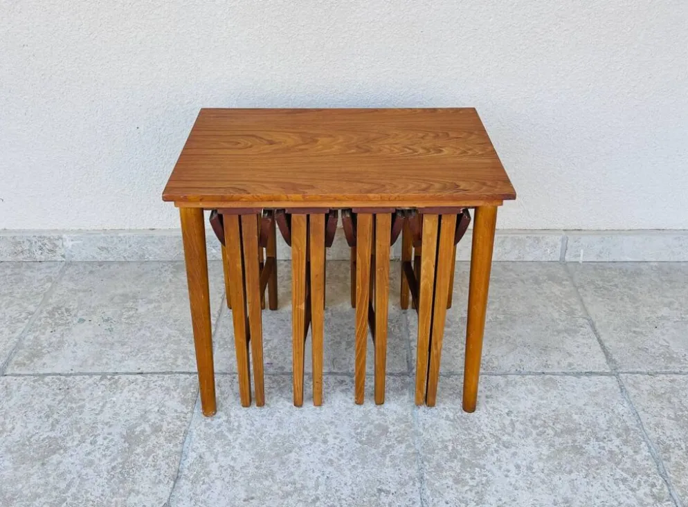 Table basse scandinave vintage en teck 1960
