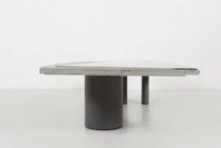 Table basse sculpturale en marbre et pierre par Pia Manu, années 1970