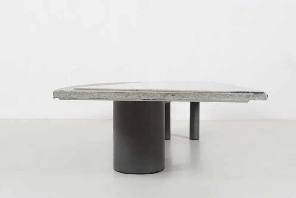 Table basse sculpturale en marbre et pierre par Pia Manu, années 1970