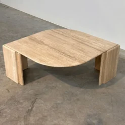 Table basse sculpturale en travertin italien en forme d'œil, années 1980