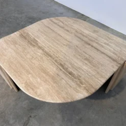 Table basse sculpturale en travertin italien en forme d'œil, années 1980
