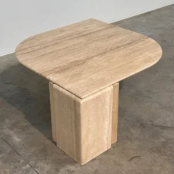 Table basse sculpturale en travertin italien en forme d'œil, années 1980