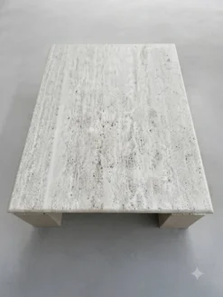 Table basse sculpturale en travertin - Attribuée à Piero De Longhi, It