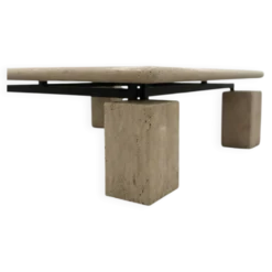 Table basse sculpturale en travertin - Attribuée à Piero De Longhi, It