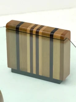 Table basse sculpturale italienne avec base en bois géométrique