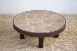 Table basse signée Barrois, table bois et grès décor végétal, France, déco intérieure