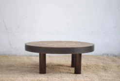 Table basse signée Barrois, table bois et grès décor végétal, France, déco intérieure