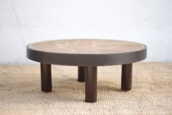 Table basse signée Barrois, table bois et grès décor végétal, France, déco intérieure