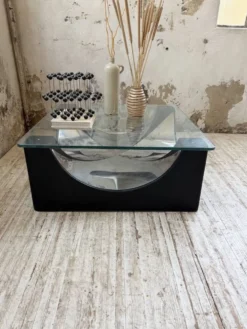 Table basse socle moulé et chrome, années 70