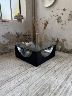 Table basse socle moulé et chrome, années 70