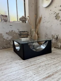 Table basse socle moulé et chrome, années 70