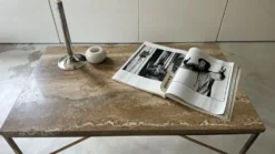 Table basse travertin et laiton