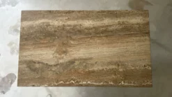 Table basse travertin et laiton