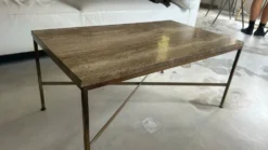 Table basse travertin et laiton