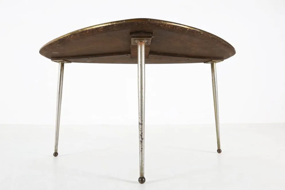 Table basse tripode moderne du milieu du siècle avec plateau en marbre, années 1960