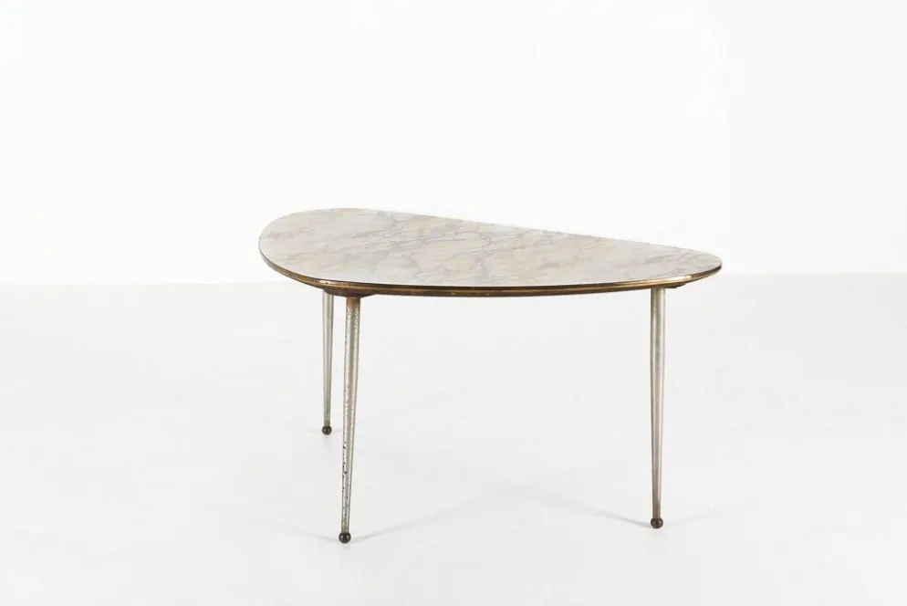Table basse tripode moderne du milieu du siècle avec plateau en marbre, années 1960
