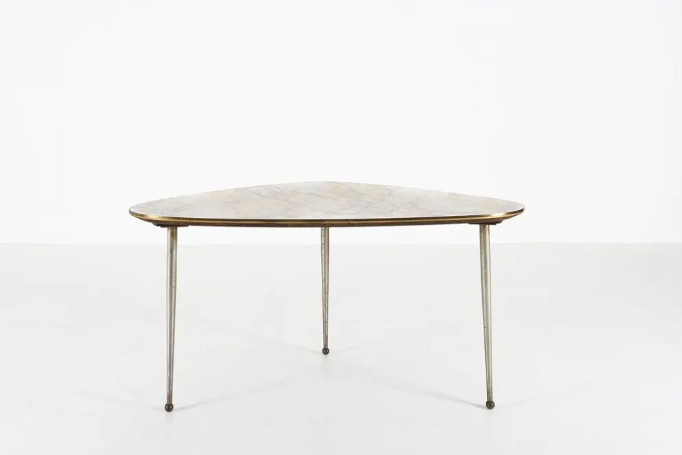 Table basse tripode moderne du milieu du siècle avec plateau en marbre, années 1960