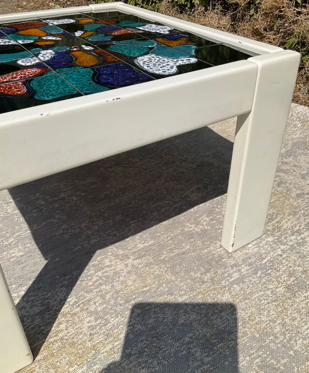Table basse vintage en bois et céramique signée des années 70-80