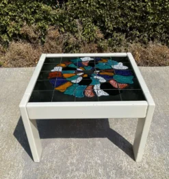 Table basse vintage en bois et céramique signée des années 70-80